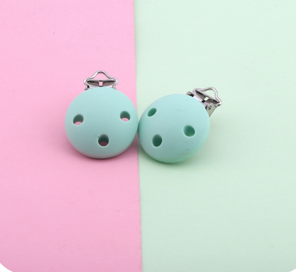 Environmental protection wood three-hole round baby pacifier clip