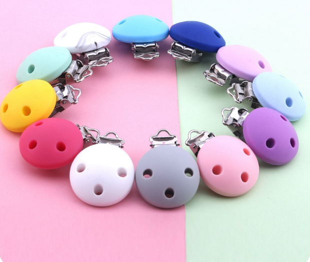 Environmental protection wood three-hole round baby pacifier clip